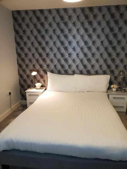 Luxury 9Ine Beautiful Bull Ring Apartment Free Parking バーミンガム エクステリア 写真