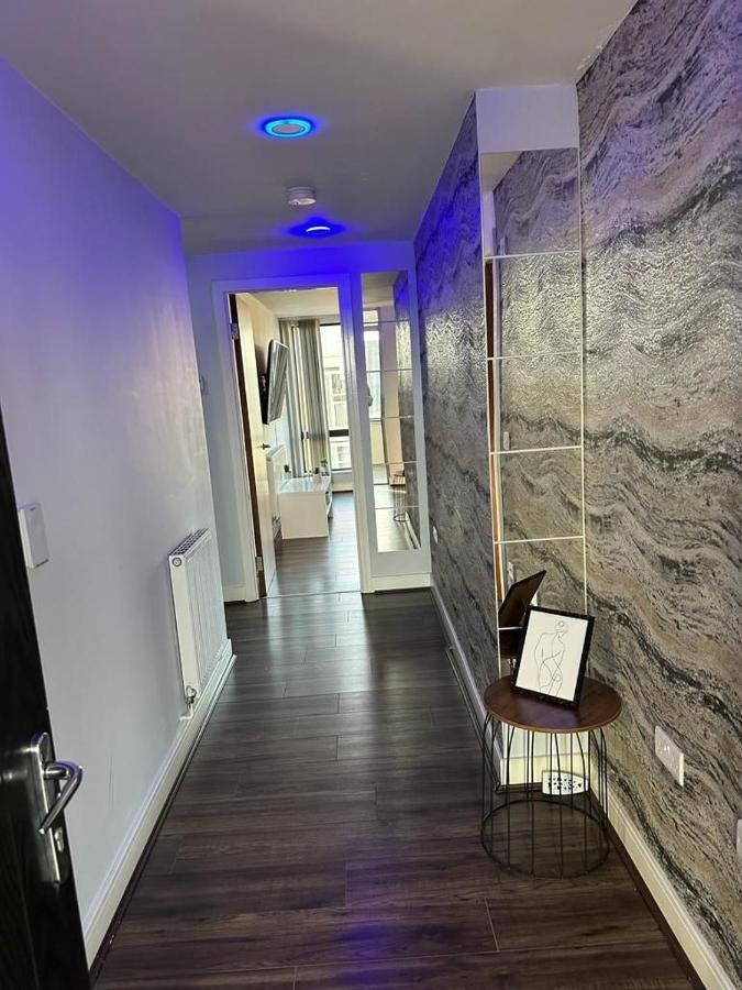 Luxury 9Ine Beautiful Bull Ring Apartment Free Parking バーミンガム エクステリア 写真